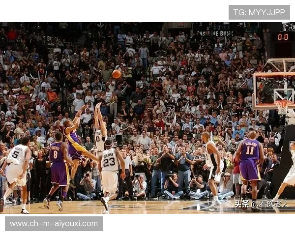 NBA湖人连续抢下前场球,攻势急速上扬